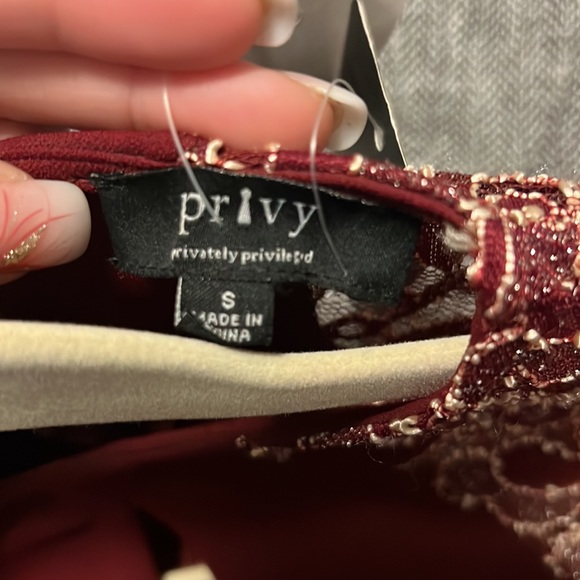 Privy Burgundy Lace Dress size small - Picture 6 of 12